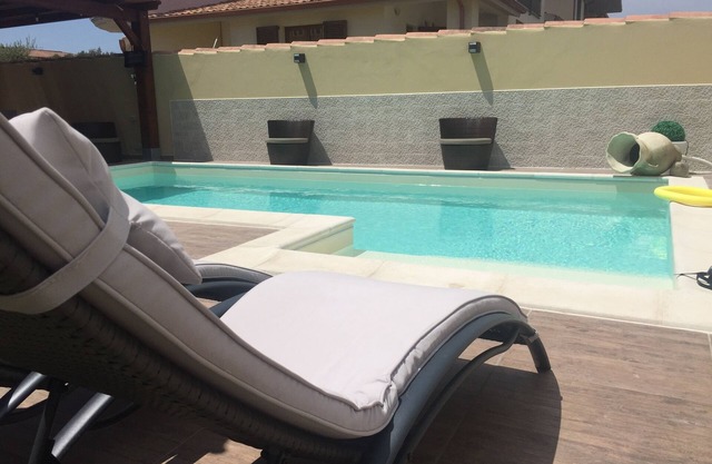Wohnung mit Pool nur wenige Minuten vom Meer entfernt!
