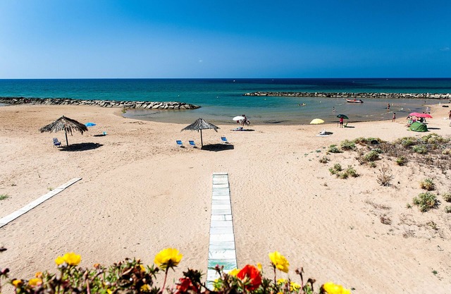 Apartment with terrace and direct access to a sandy beach, Donnalucata, Scicli, Sicily - Timone