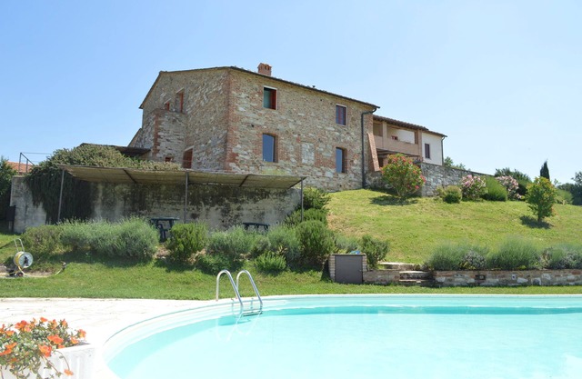 Wohnung mit schöner Aussicht in den Crete Senesi