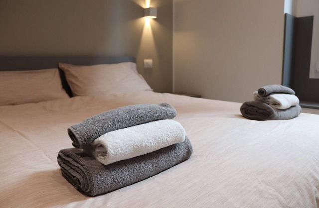 Apartment mit WLAN (Glasfaser 1000), Bett und Schlafsofa 2 Schritte vom Zentrum entfernt