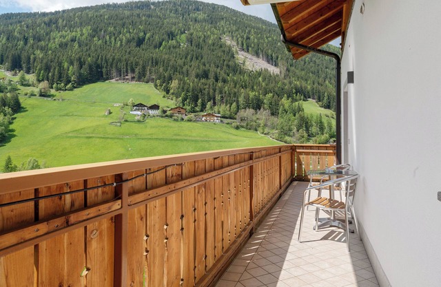 Ferienwohnung 'Wohnung 1' mit Bergblick, Gemeinschaftsgarten und WLAN
