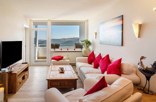Ferienwohnung 'Wolke8' mit Bergblick, Balkon und Wi-Fi