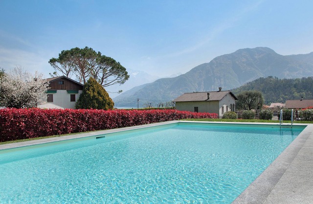 Ferienwohnung Zerboni C2 mit Bergblick, WLAN, Pool, Garten und Terrasse