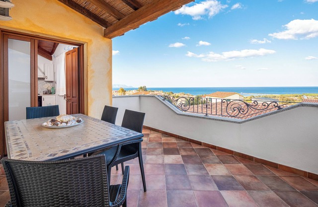 Apartment Zeus mit Meerblick, Balkonen, Terrasse und Klimaanlage