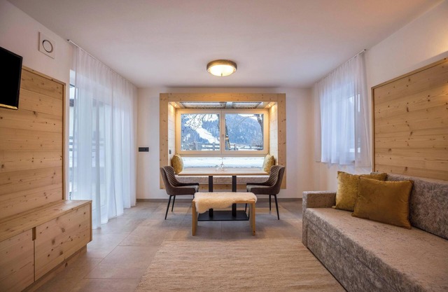 Ferienwohnungen "Armeri Black Dolomites" mit Bergblick, Terrasse & WLAN