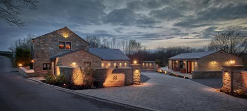 Apartments for two in Brand New Luxury Rural Farmhouse Escape