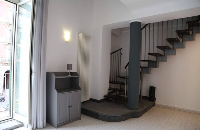 Apartments Resta Cu Mme a Chiaia House
