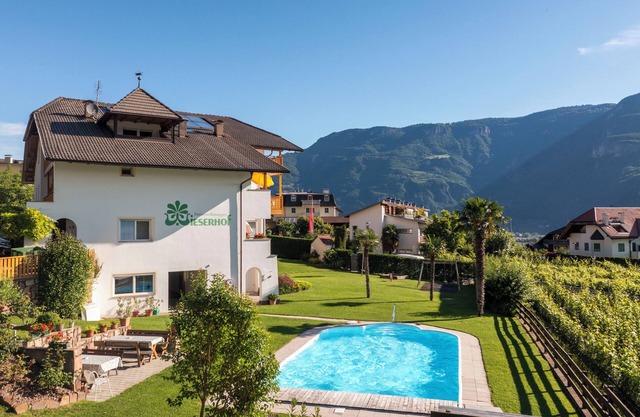 Ferienwohnungen Wieserhof** im sonnigen Etschtal