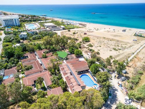Aperion Beach Hotel Side