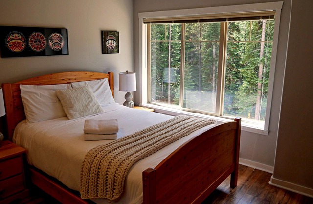 APEX Cozy Copper Creek Townhouse w/ Hot Tub on Skating Loop
