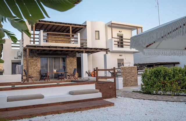 Apollonas & Sybilla Villa