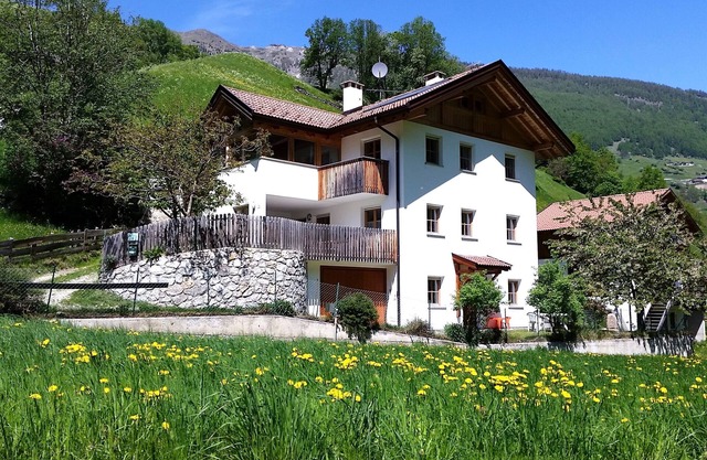 APP. 3 AUHAUS Wohnung mit Wiese und Brünnlein für 2 Personen max. 4 Personen