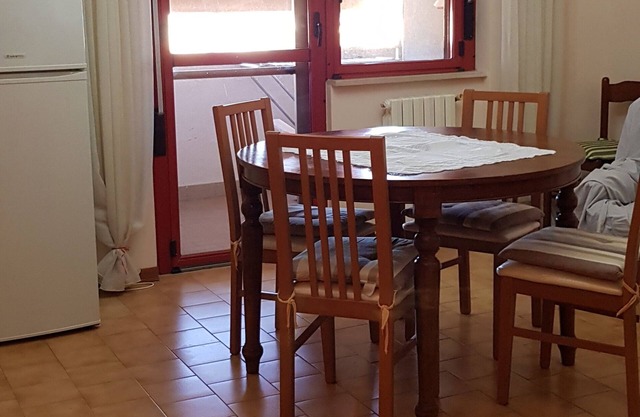 APP.TO 700 MT. FROM THE SEA, NO animals, NO air conditioning, parch., IT059032C2H8J3P8U6