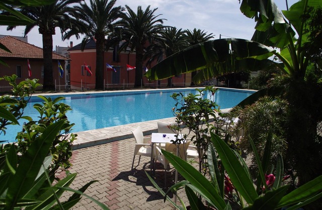 Appartamenti Vista Mare con Piscina