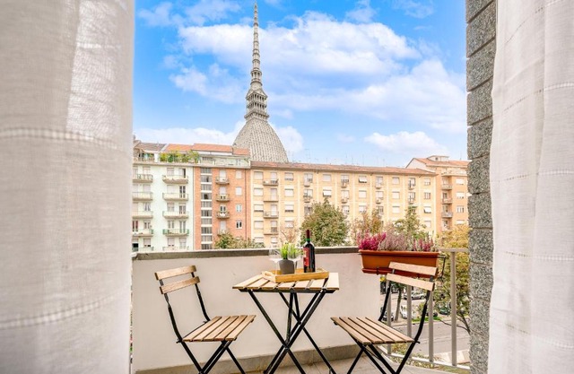 Appartamenti Vista Mole, Centro a 15 min - Luxury Suites & fast WiFi