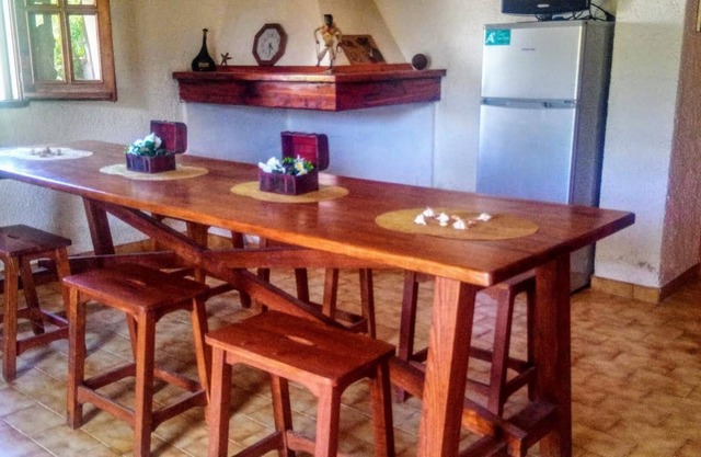 "Appartamento Bouganville 1" mit Meerblick, 20 m vom Strand entfernt und gemeinsamer Terrasse