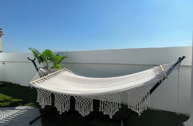 Appartamento con Ampia Terrazza e Vista su Milano