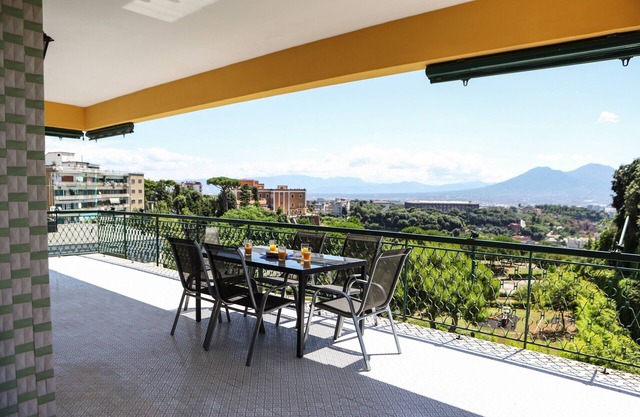 Appartamento con terrazzo a Capodimonte by Wonderful Italy