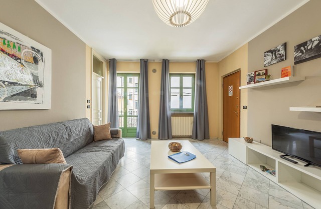 diVino Wohnung: gemütliche Wohnung mit 2 Schlafzimmern im Herzen von Alba