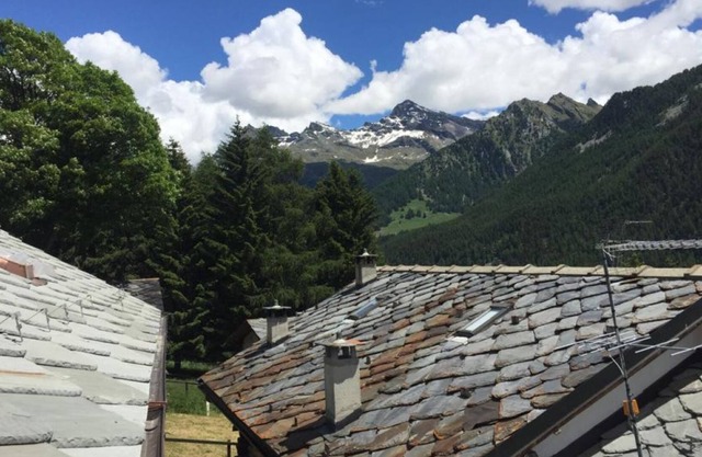 Appartamento in Borgo Storico, Luminoso e con Ampia Vista Sulla Vallata