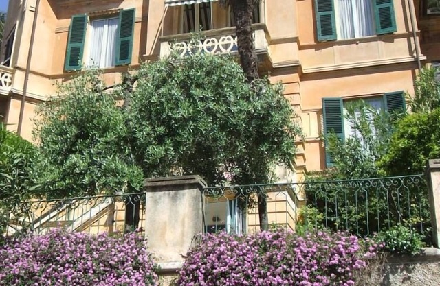 Appartamento in tipica villa liberty per una vacanza tra ulivi e oleandri - Levanto