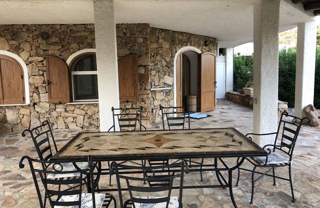 "Appartamento in Villa Porto Istana" close to the Beach with Sea View & Garden