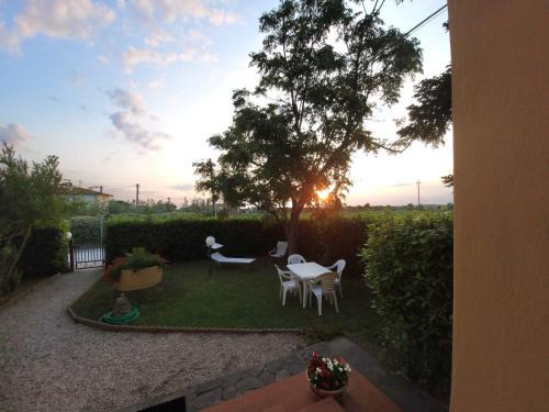 Appartamento TRAMONTO nella campagna di Bolgheri