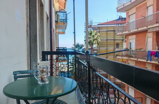 Appartamento sul mare, via Caprera 25