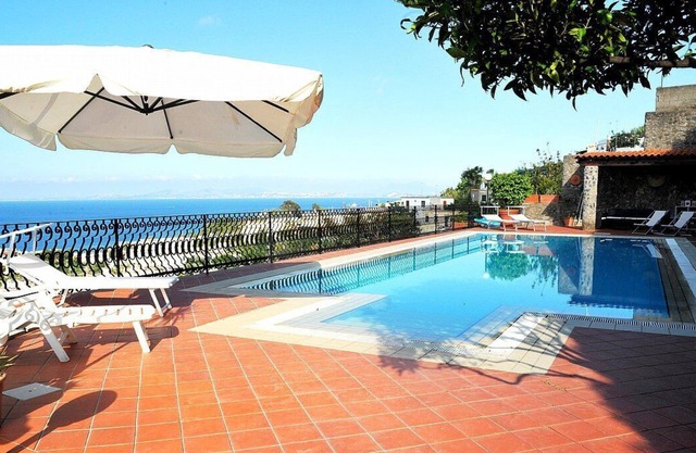 Appartamento Lindora A: Eine helle und elegante Wohnung, die Teil einer Villa in einer ruhigen Gegend ist, nur wenige Minuten vom Zentrum entfernt.