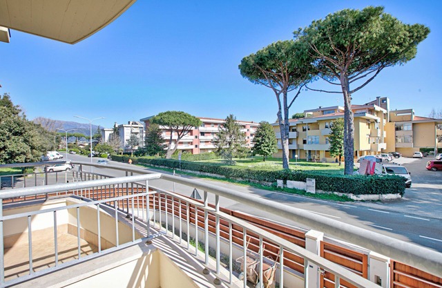 Appartamento Mario - 1 Km to the beach, Camaiore, Italy