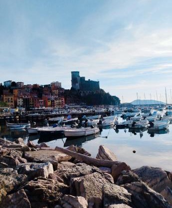 Appartamento N6 San Terenzo Lerici-4 posti letto-parcheggio privato- aria condizionata
