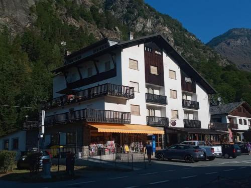 Appartamento raccolto con terrazzo e parcheggio CIR 0002