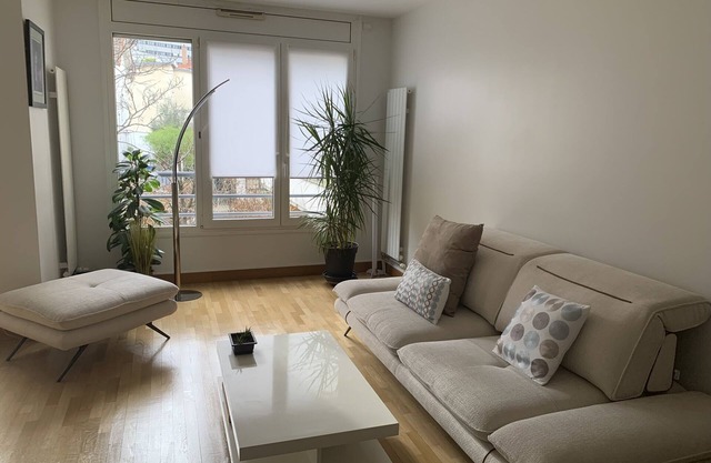 Appartement 3 Chambres / 2 sdb + Terrasse - Courbevoie Secteur Paris La Défense