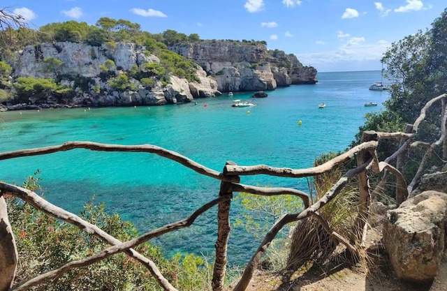 Appartement avec vue sur mer et piscine tropicale