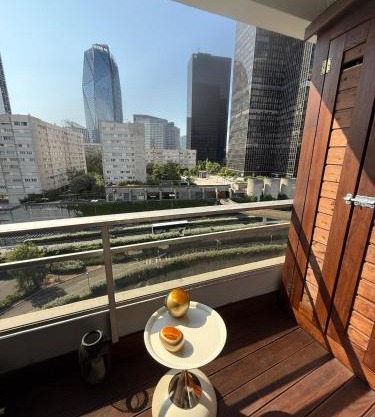 Appartement cosy à Paris en métro -balcon & wifi