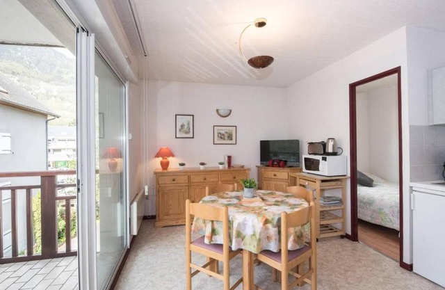 Appartement ensoleillé 4 pers, proche thermes et télécabine, avec balcon et parking, Saint-Lary-Soulan - FR-1-296-264