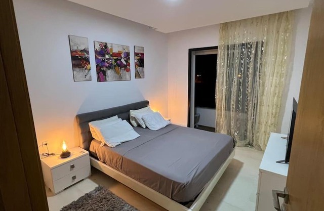 Appartement ensoleillé avec vue dégagée à El Mourouj 4