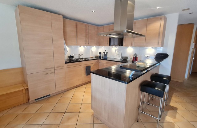 Appartement Spacieux et Lumineux Pour 4 Personnes, 2 Chambres, Avec Garage
