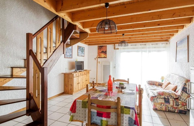 Appartement T3 6 pers avec jardinet, BBQ, proche thermes, parking privé, 3 stations de ski à proximité - FR-1-402-9