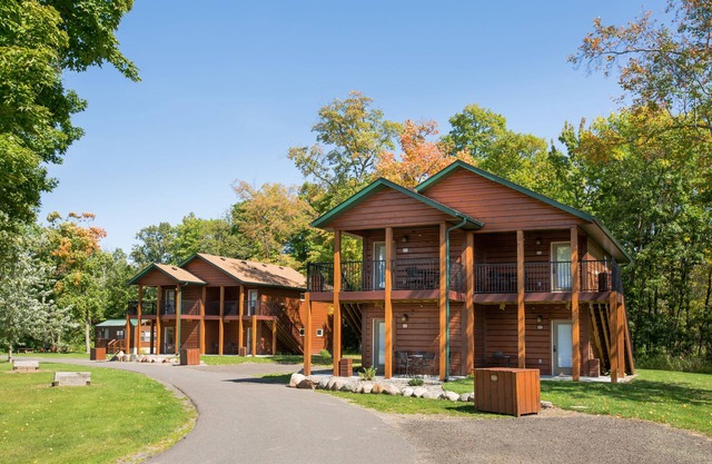 Appeldoorn's Sunset Bay Resort