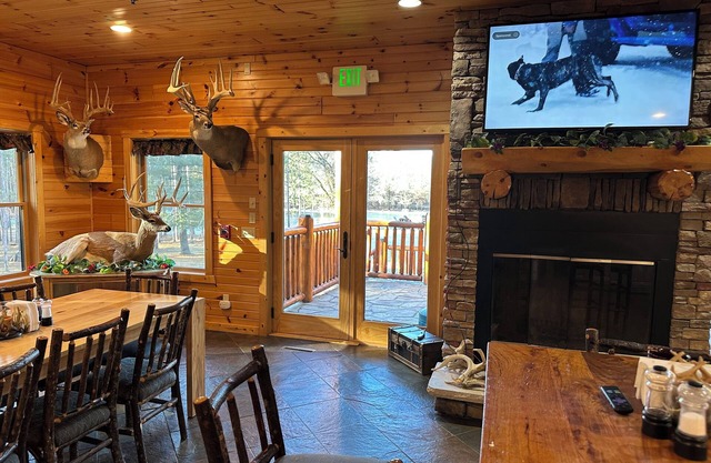 Apple Creek Whitetails Lodge