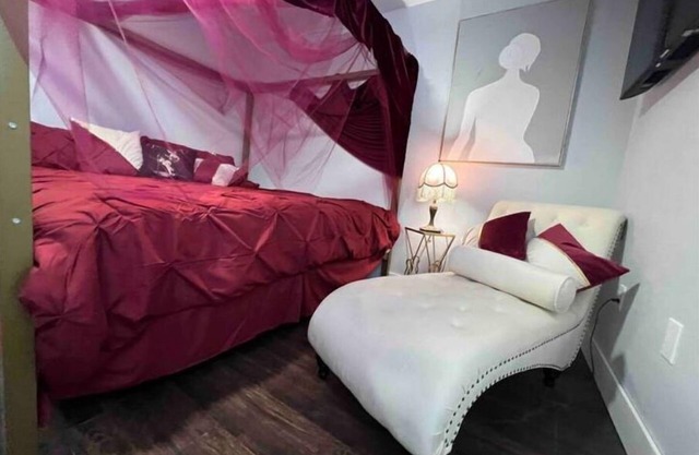 Appleton Speakeasy for VIP w/garage/laundry