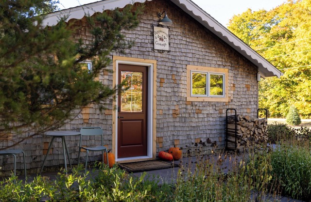 Applewood at Loma Cottages
