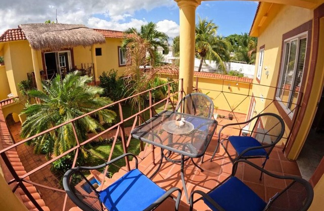 Appt for 3ppl, all equipped, pool and balcony with view