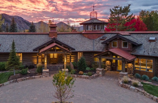 New Listing! -Après Lodge Ultimate Gathering Place for Family & Friends