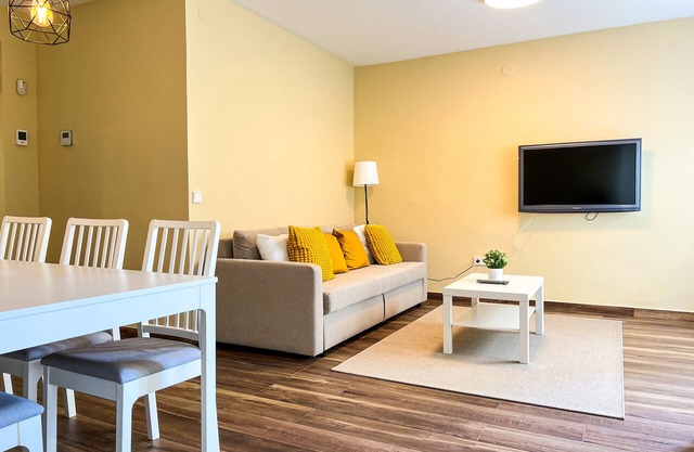 Apt. 4 pax Blanes 30 m from the beach, air conditioning and free wifi. Vivalidays Sylvia.