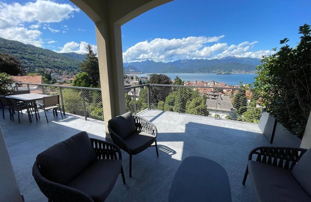 Klimatisierte Fewo in Stresa, herrliche Aussicht auf Lago, Balkon, Garage,Garten