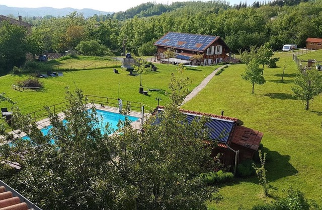 Appartementhaus im Holz "Holzhaus 1" mit Pool, Sauna und Garten
