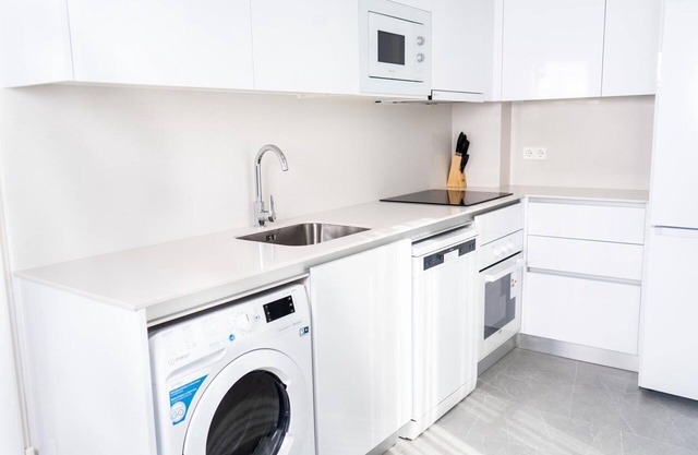 Apt. Plaza del Rey | 3 with terrace | 5 pax.