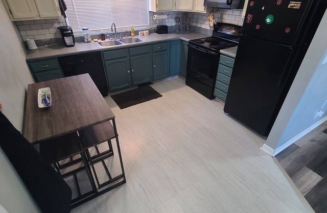 Apt Retreat 2nd TWO None! Firepit, pet-friendly, remodeled.